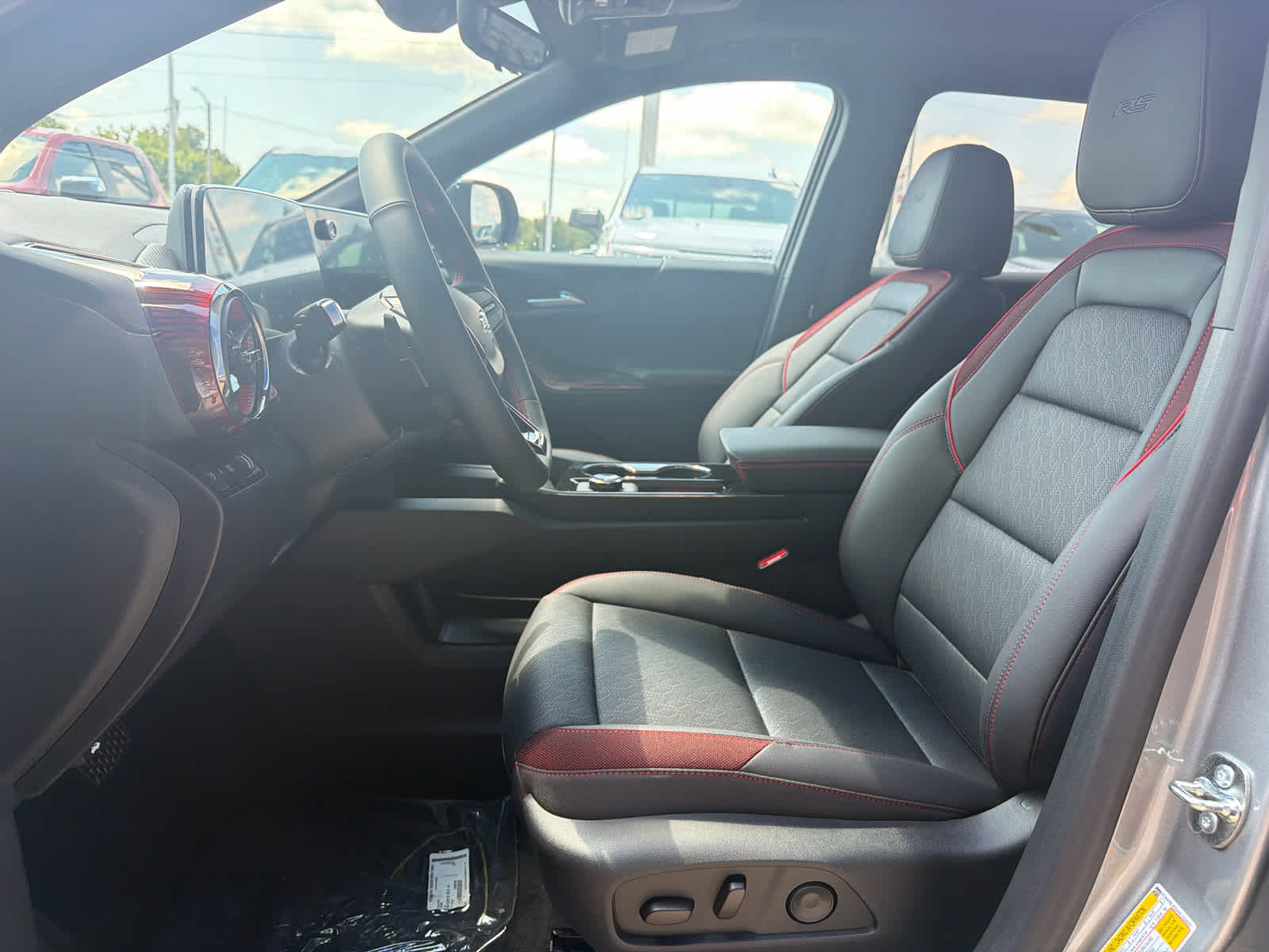 2027 Chevrolet Equinox RS - Photo 13