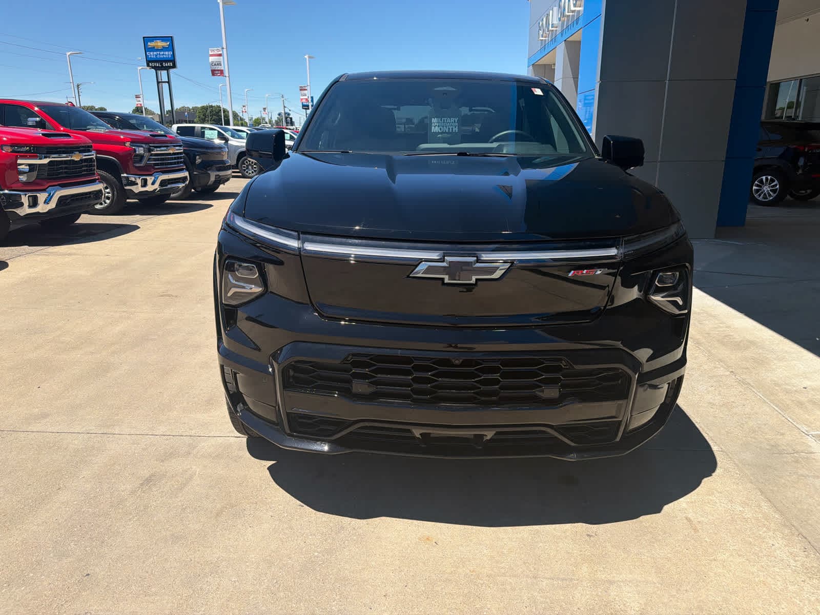 2025 Chevrolet Silverado EV RST - Photo 10