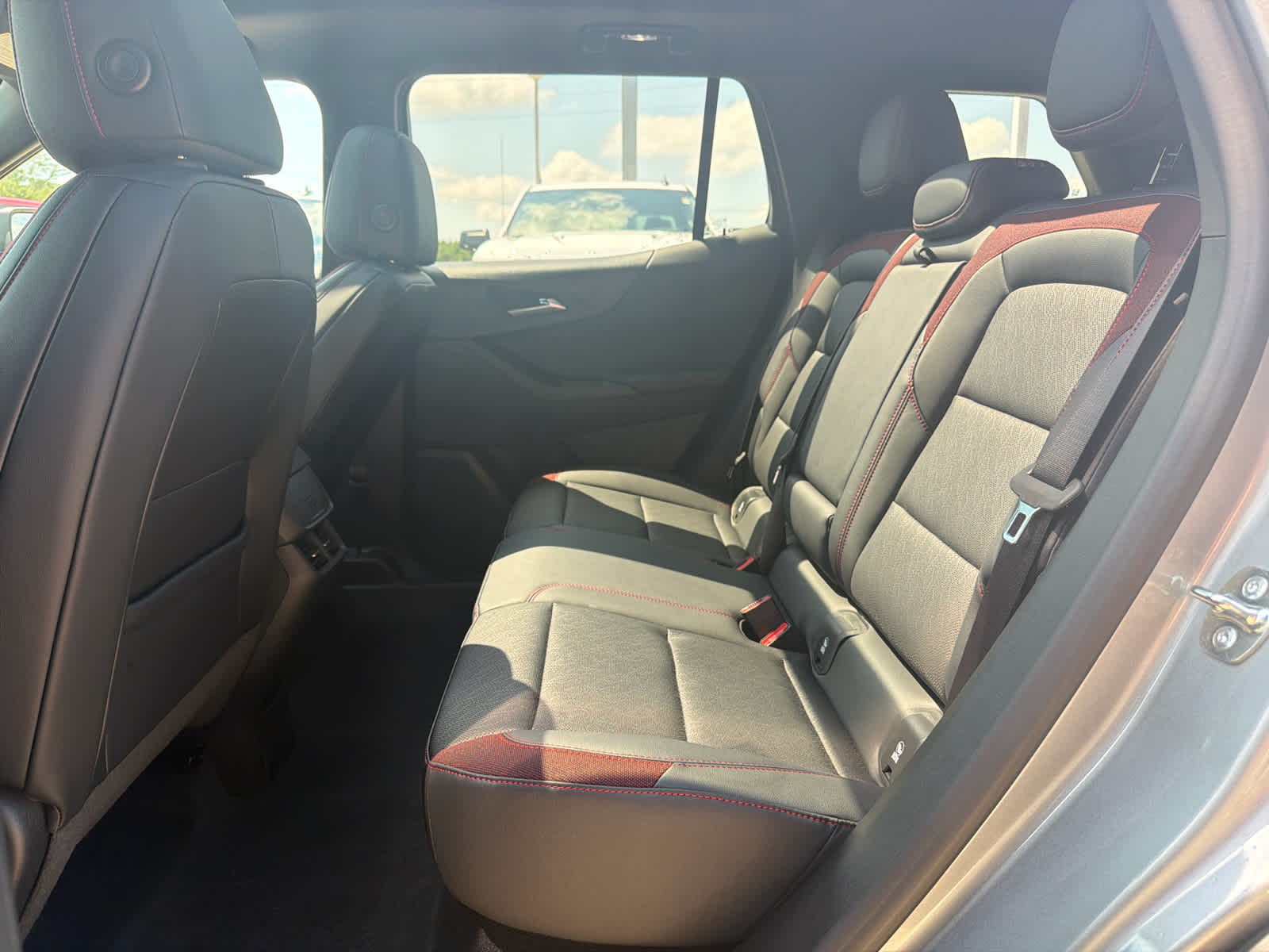 2027 Chevrolet Equinox RS - Photo 24