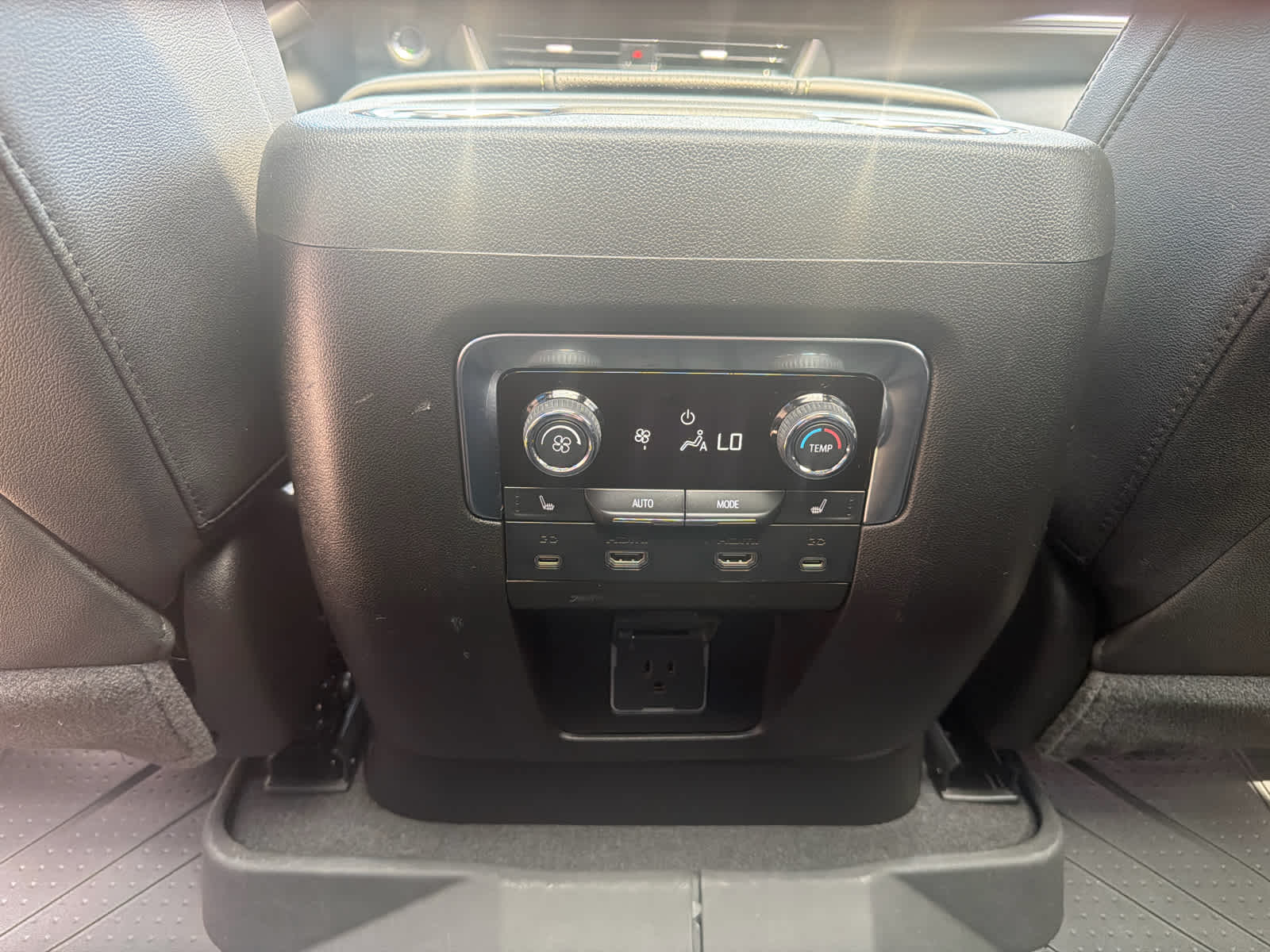2026 Chevrolet Tahoe Premier - Photo 27