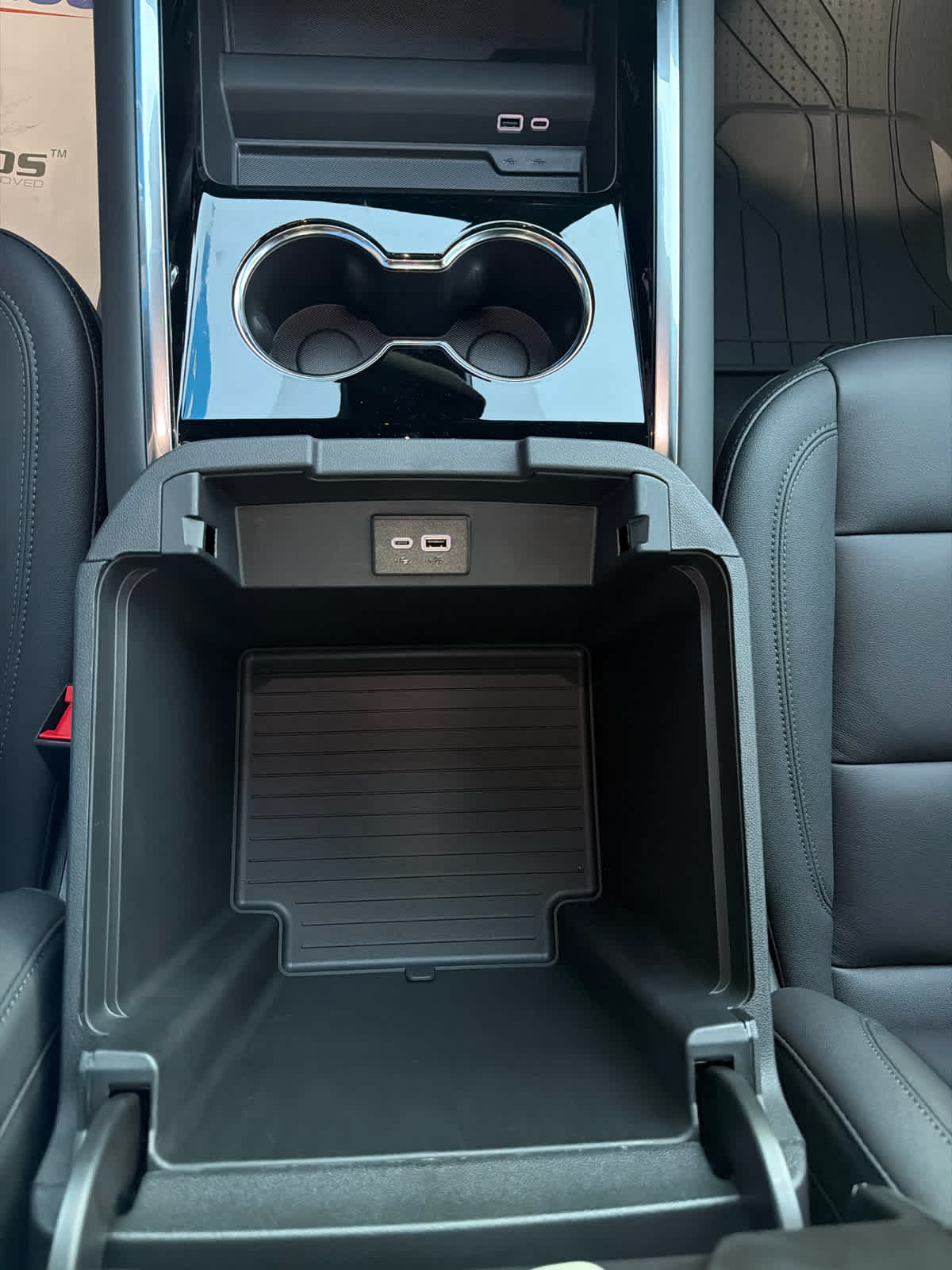2026 Chevrolet Suburban LT - Photo 18