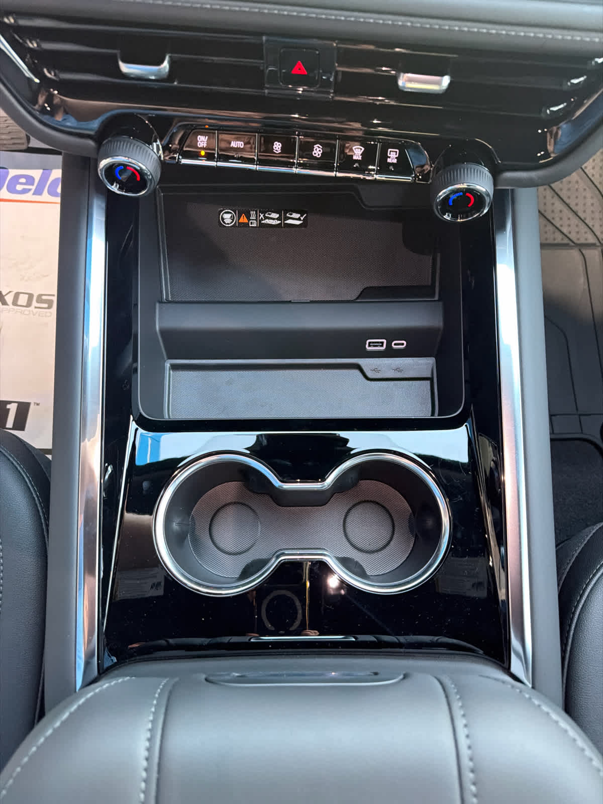 2026 Chevrolet Suburban LT - Photo 19
