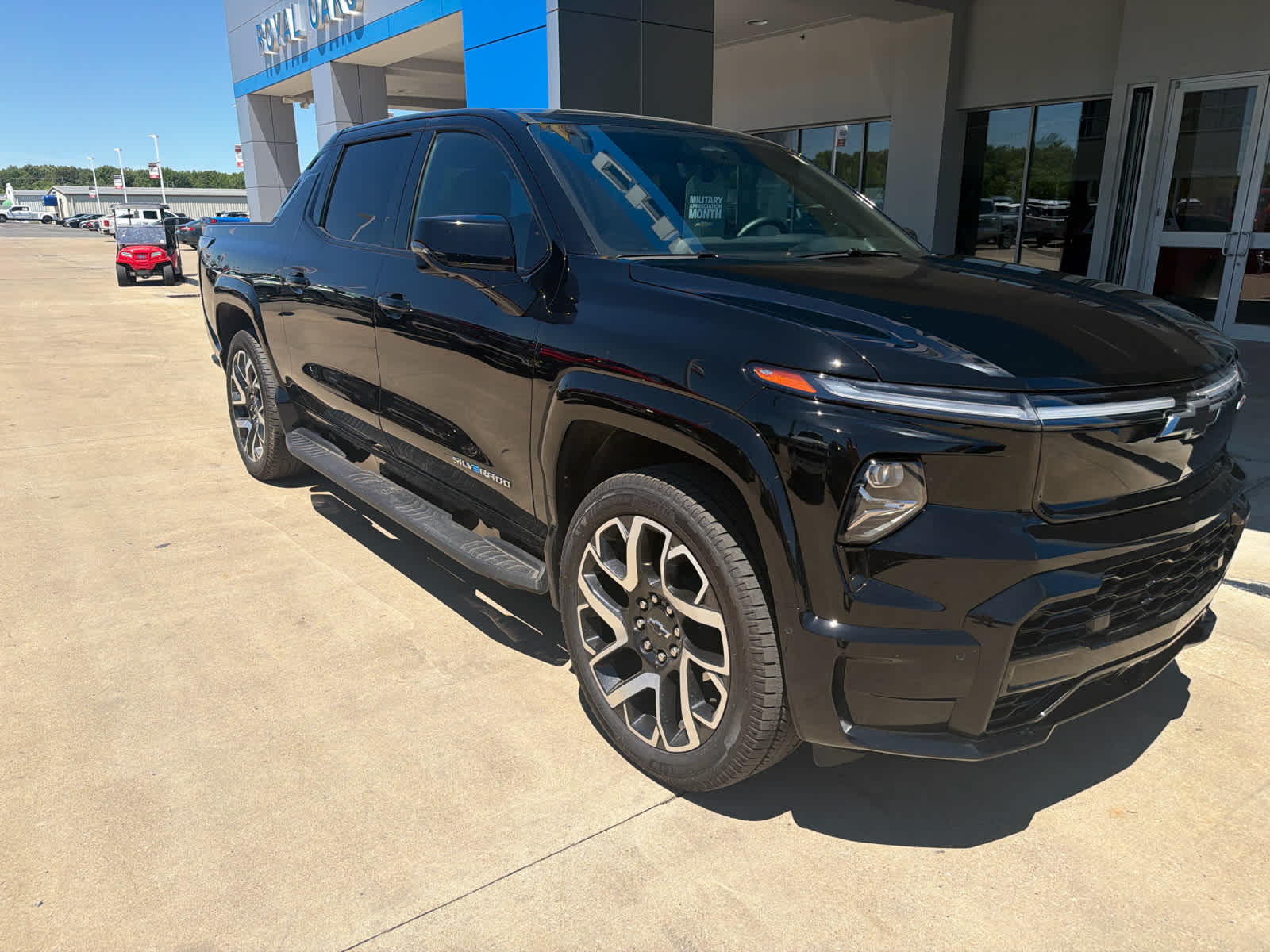 2025 Chevrolet Silverado EV RST - Photo 9