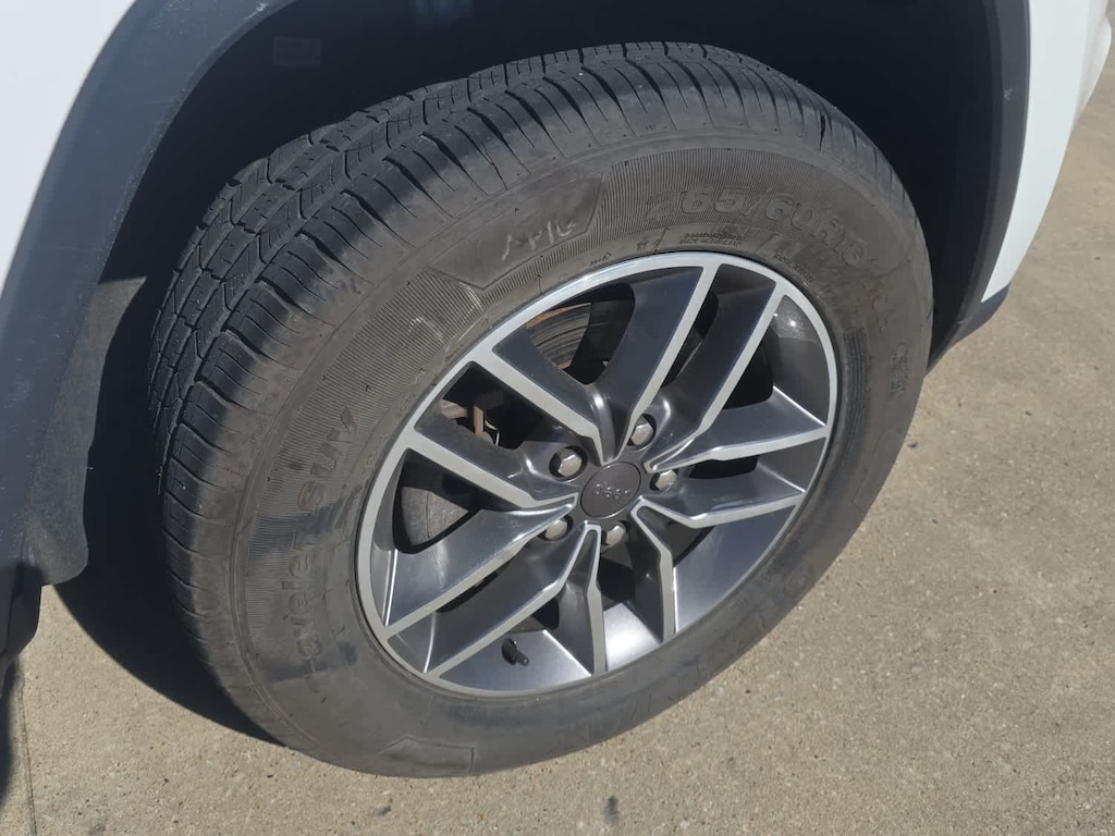Used 2020 Jeep Grand Cherokee Laredo E 4x4