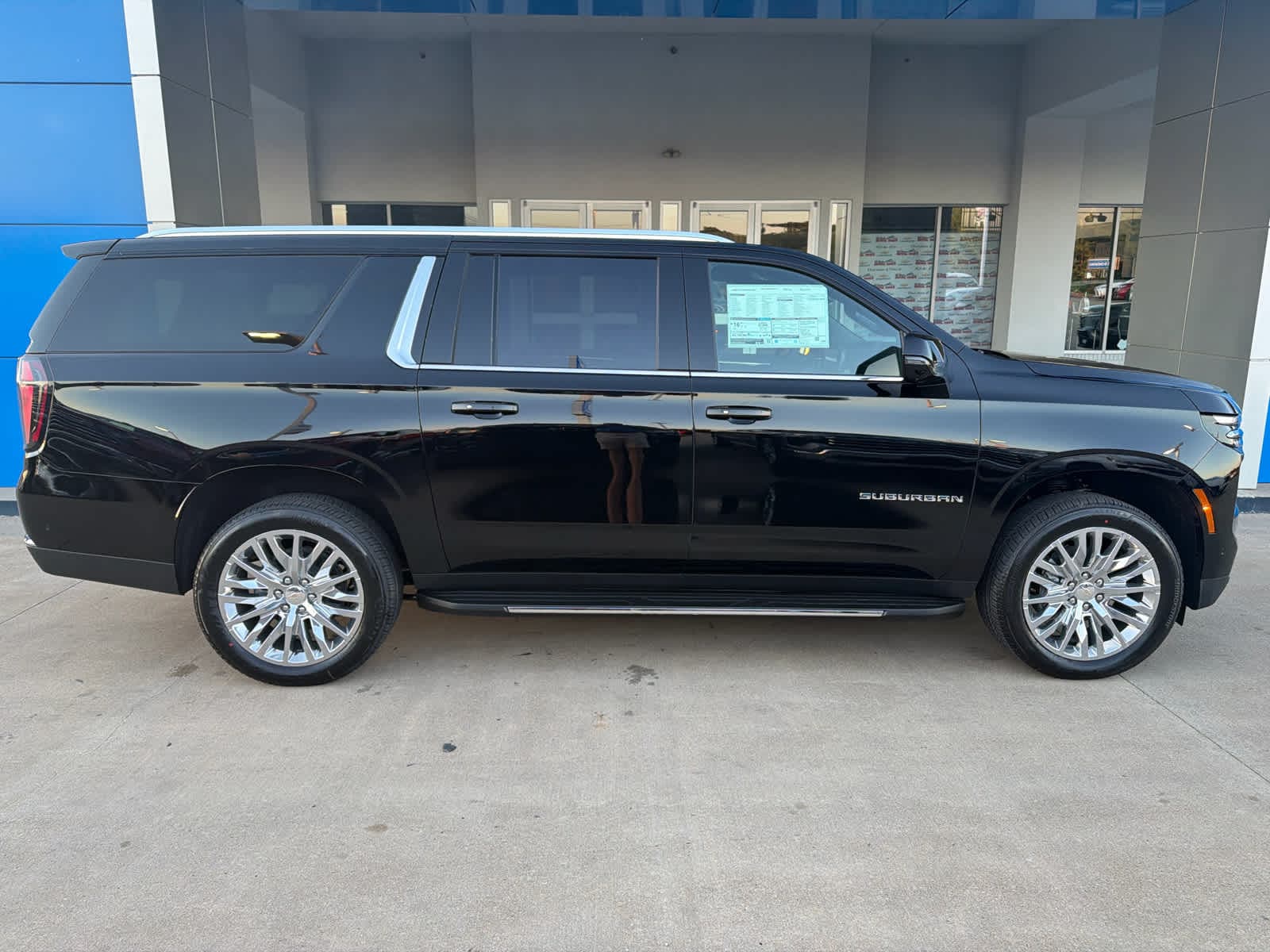 2026 Chevrolet Suburban LT - Photo 8