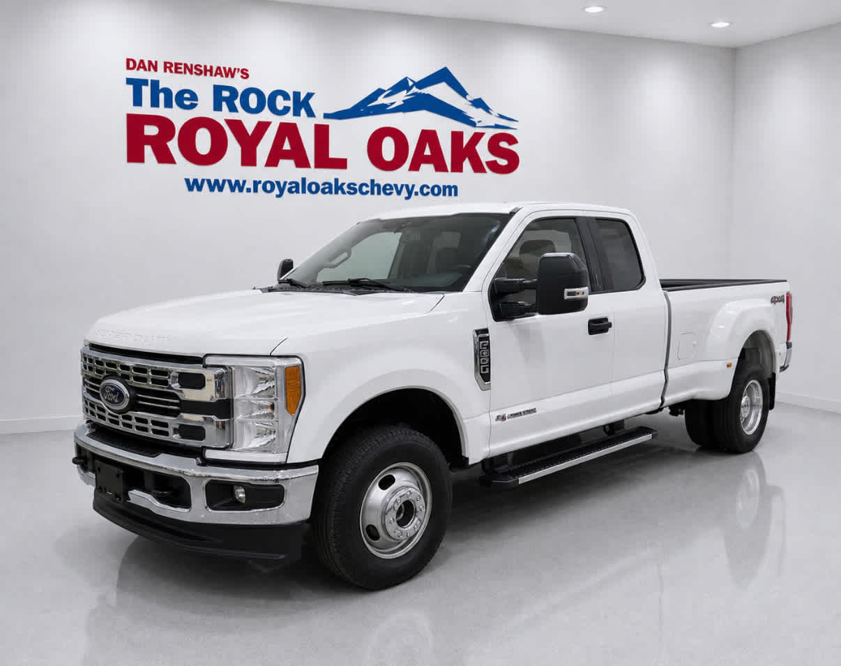 2022 Ford F-350 XLT 4x4 Crew Cab 8' Box DRW's photo