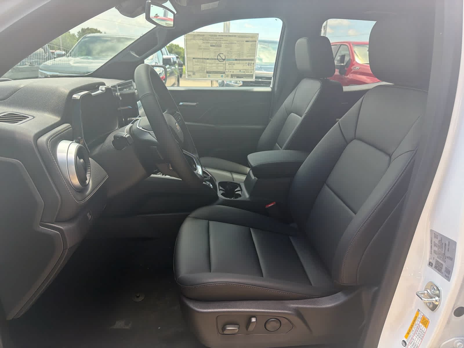 2026 Chevrolet Colorado LT - Photo 14