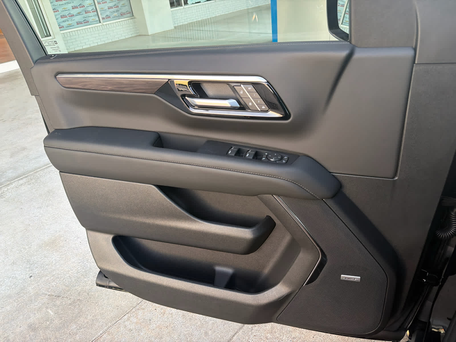 2026 Chevrolet Suburban LT - Photo 24
