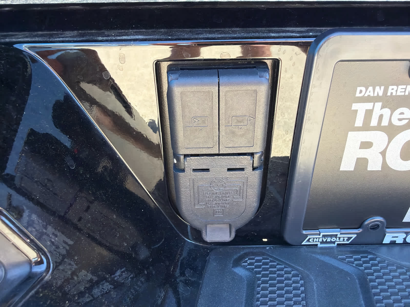 2025 Chevrolet Silverado EV RST - Photo 30