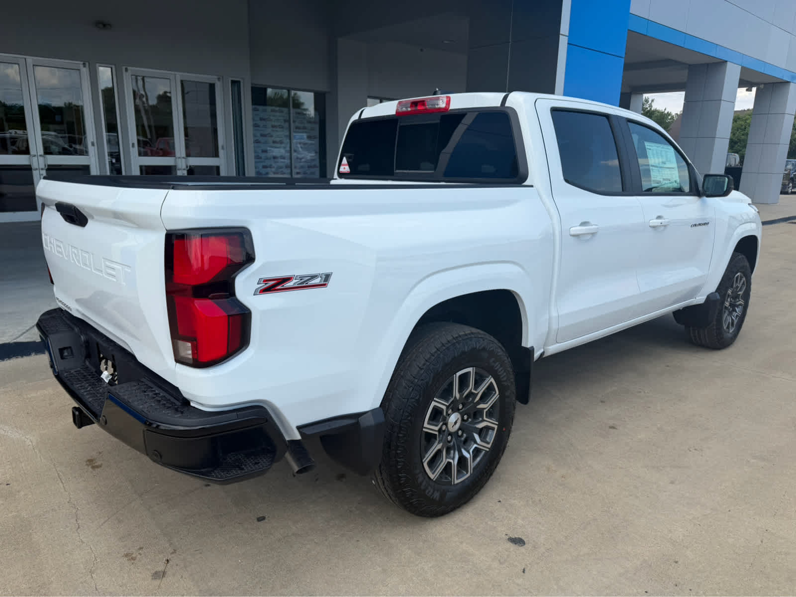 2026 Chevrolet Colorado Z71 - Photo 10