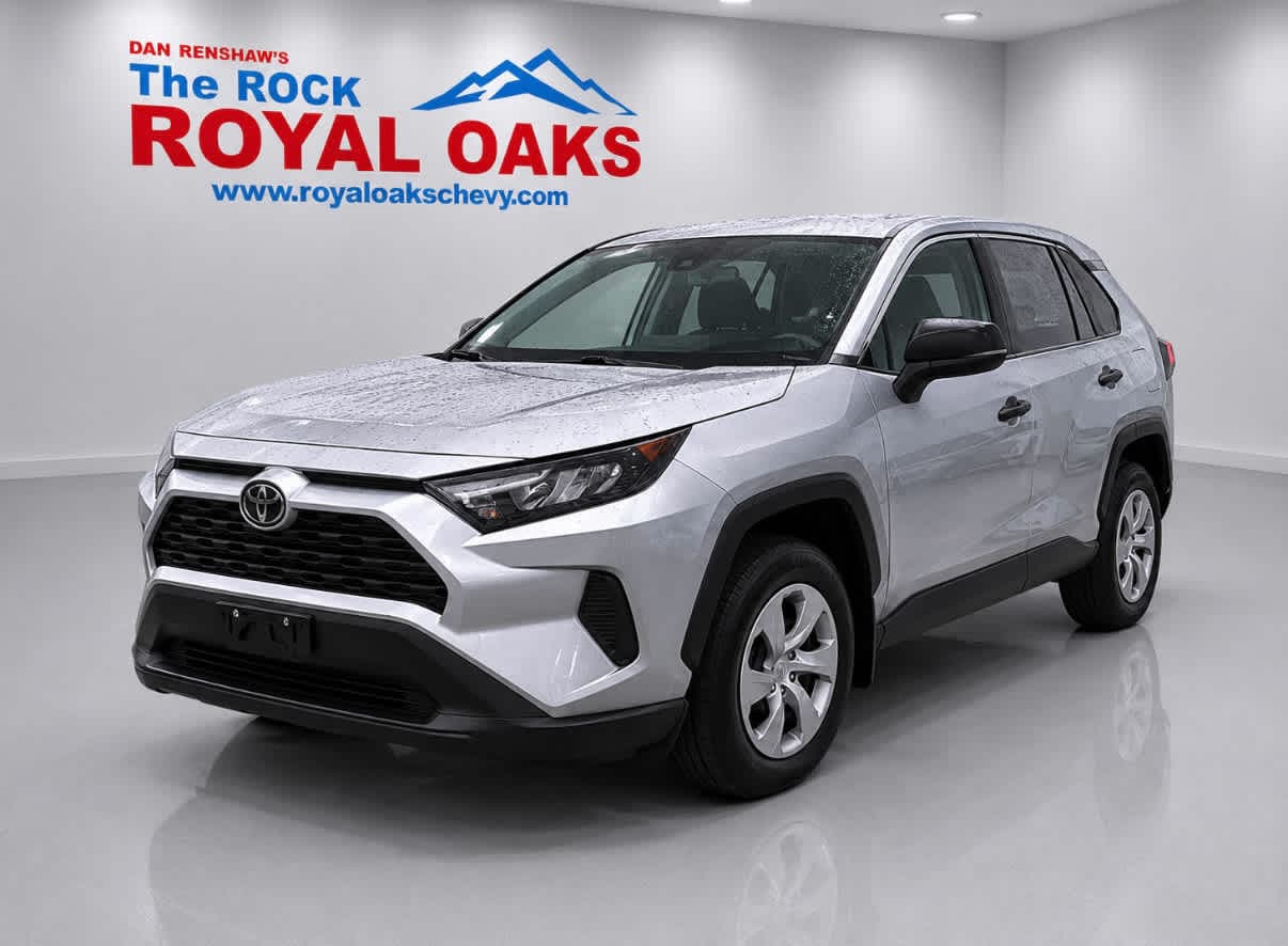 2022 Toyota RAV4 LE AWD's photo