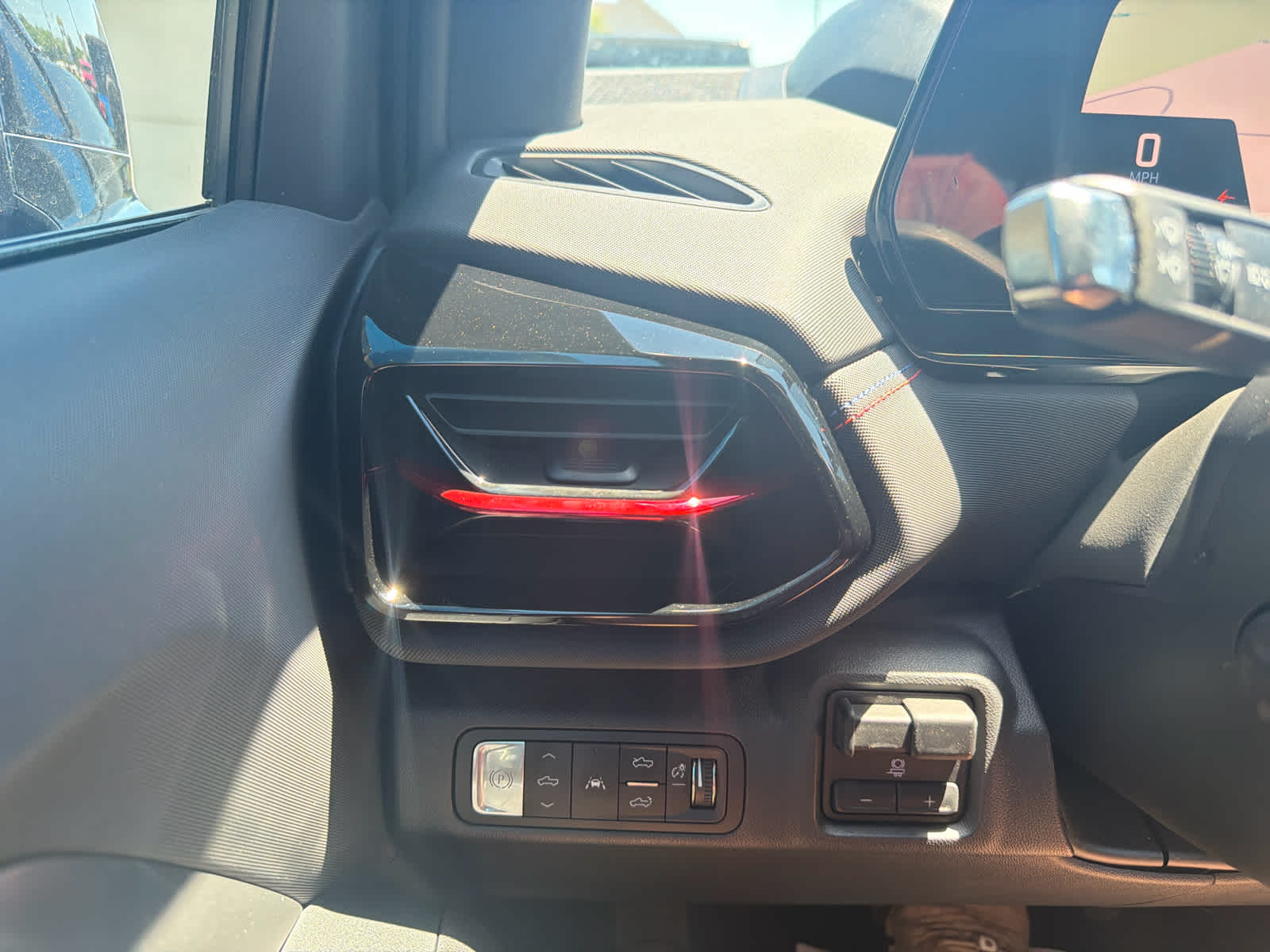 2025 Chevrolet Silverado EV RST - Photo 20