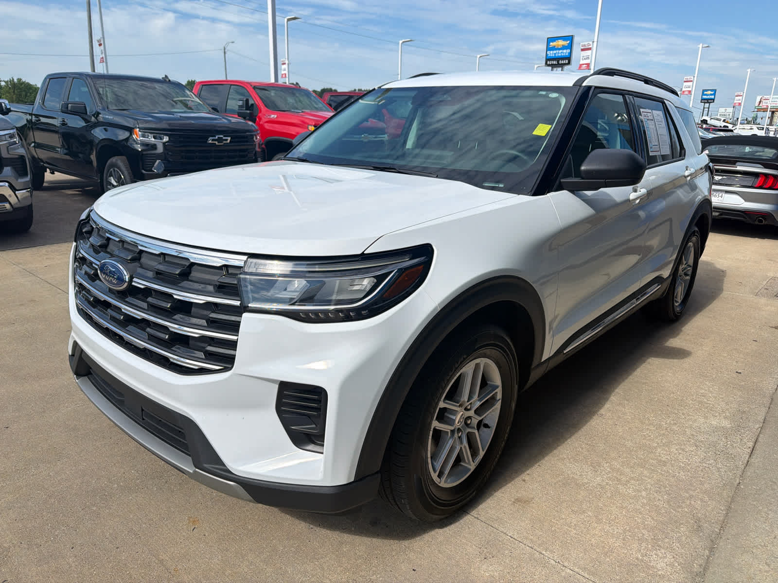 2025 Ford Explorer Active RWD (PL535)'s photo