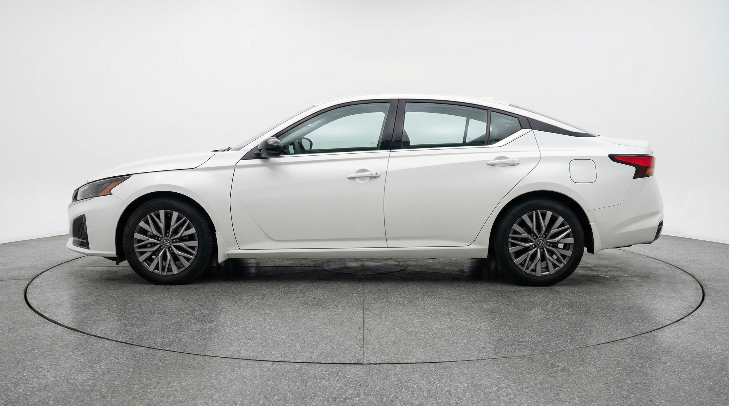 Thumbnail: 2025 Nissan Altima - 4