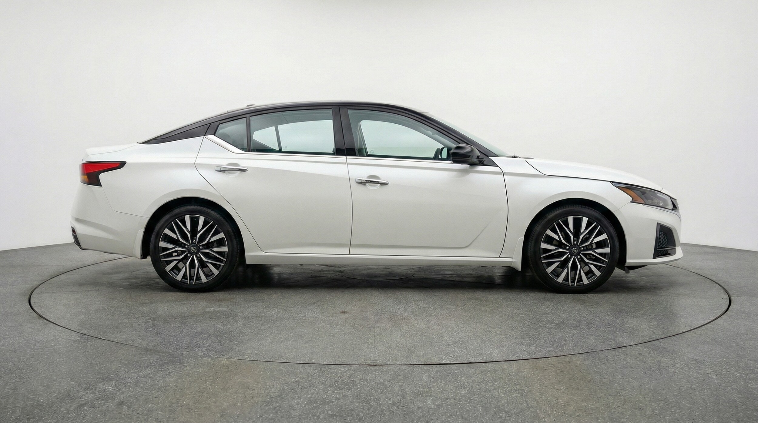Thumbnail: 2025 Nissan Altima - 8