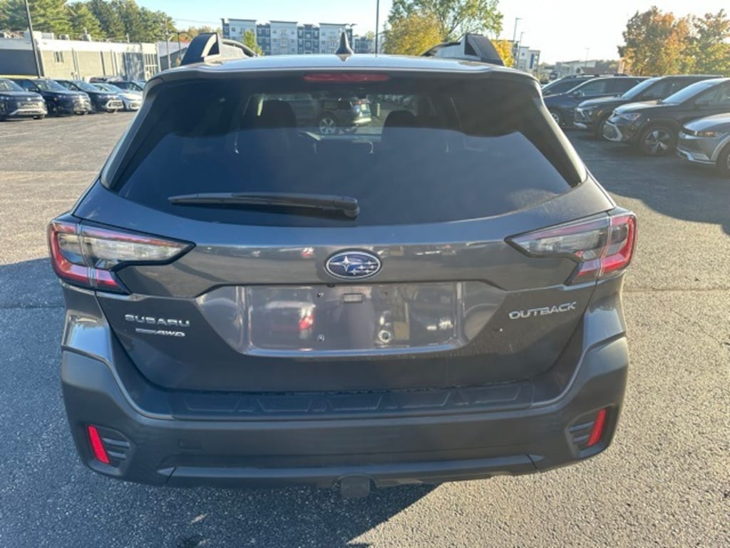 Used 2022 Subaru Outback Premium SUV