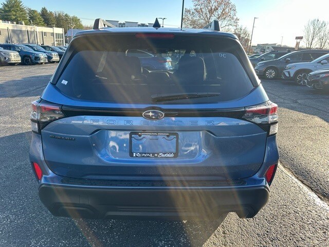 2025 Subaru Forester Premium Base photo 3