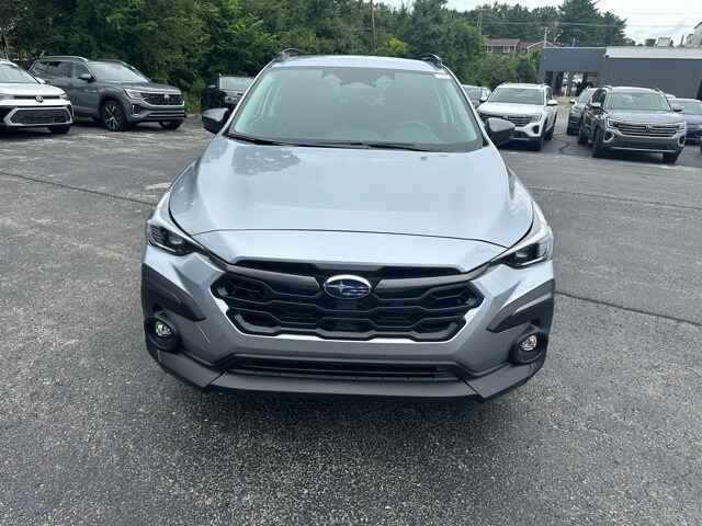 2025 Subaru Crosstrek Limited photo 2