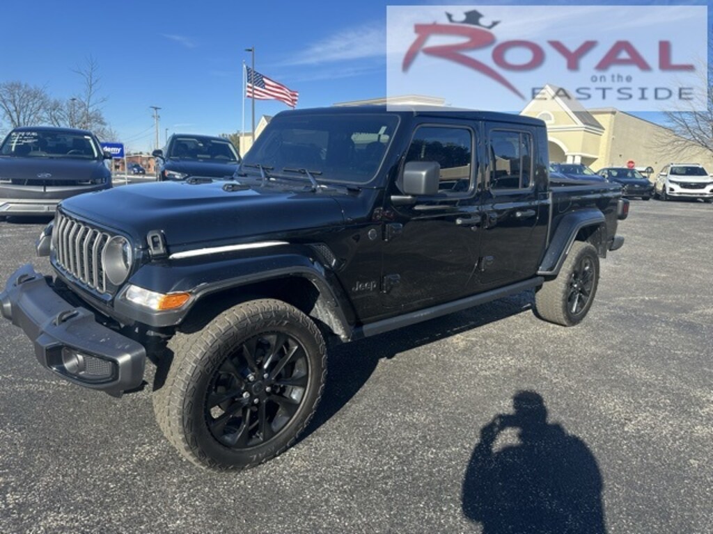 Used 2024 Jeep Gladiator Sport Truck Crew Cab