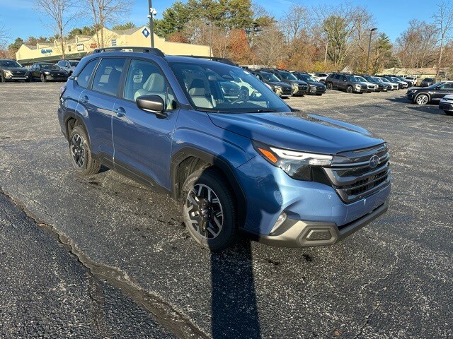 2025 Subaru Forester Premium Base photo 2