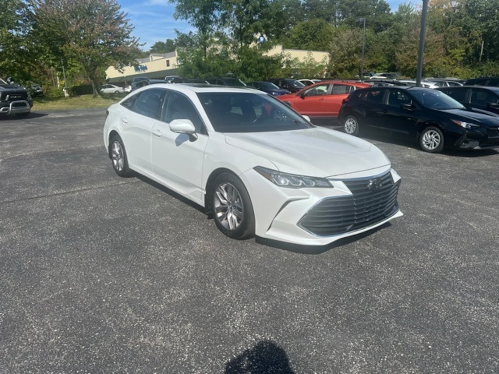 Used 2019 Toyota Avalon XSE Sedan