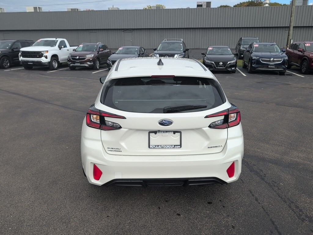 2024 Subaru Impreza Base photo 4