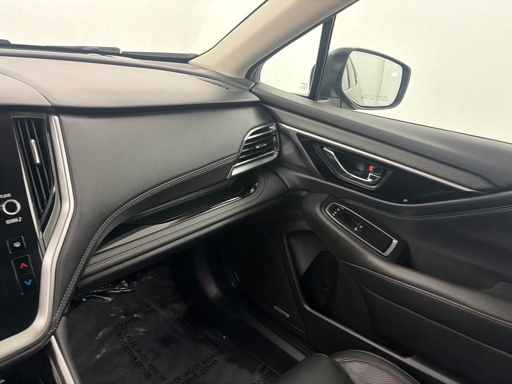 2025 Subaru Outback Touring - Photo 18