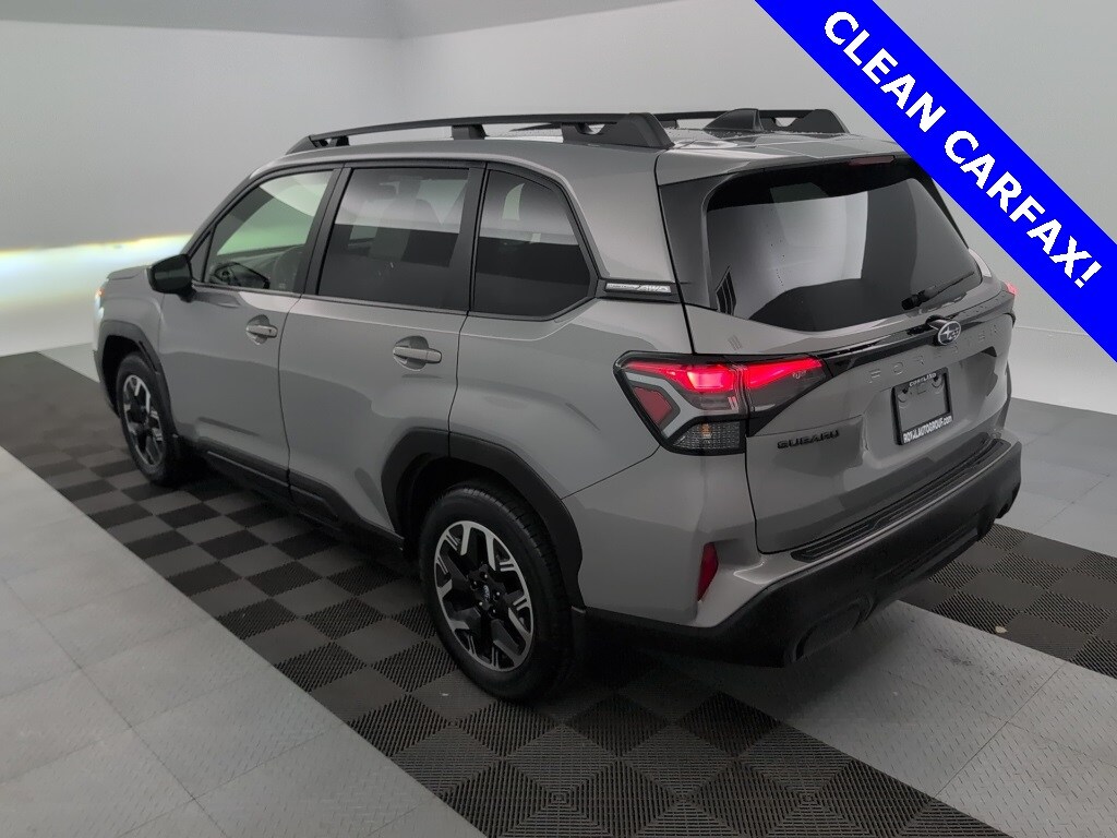 2025 Subaru Forester Premium photo 2