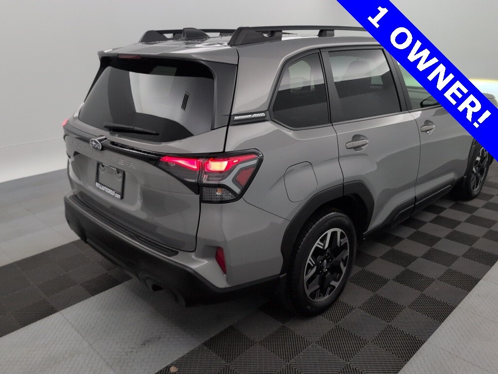 2025 Subaru Forester Premium photo 4