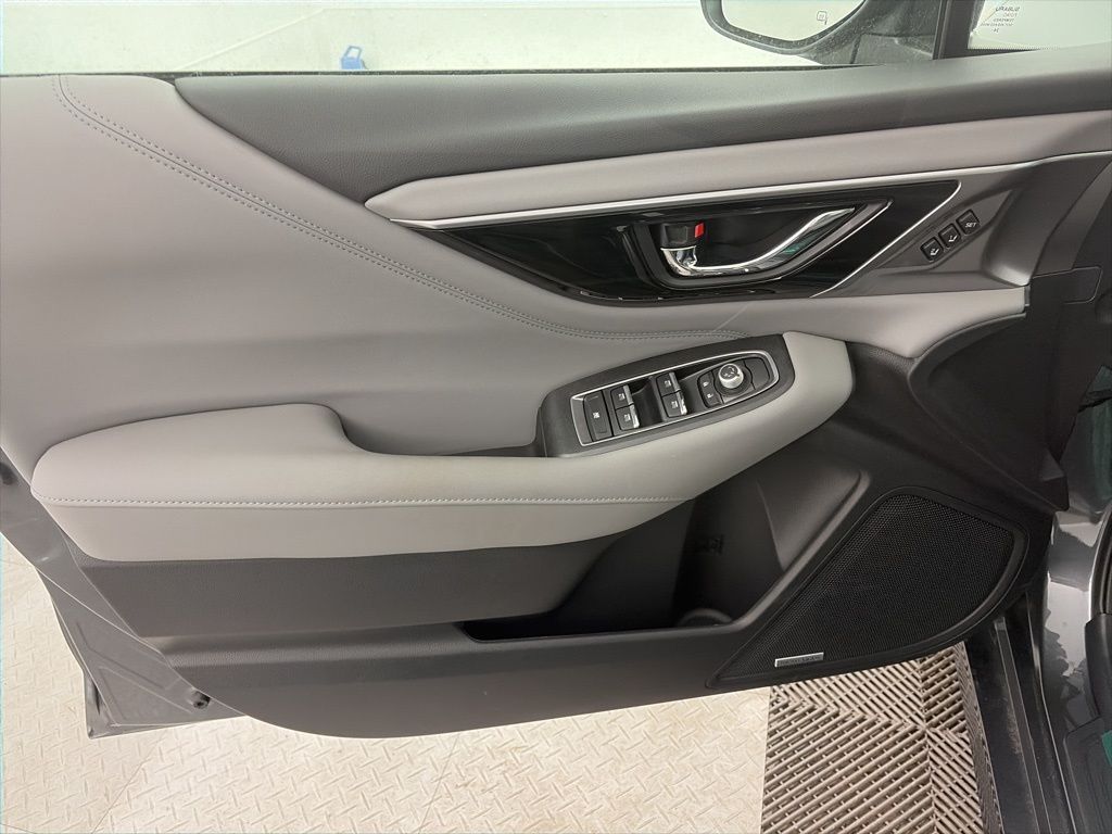 2025 Subaru Legacy Limited - Photo 9