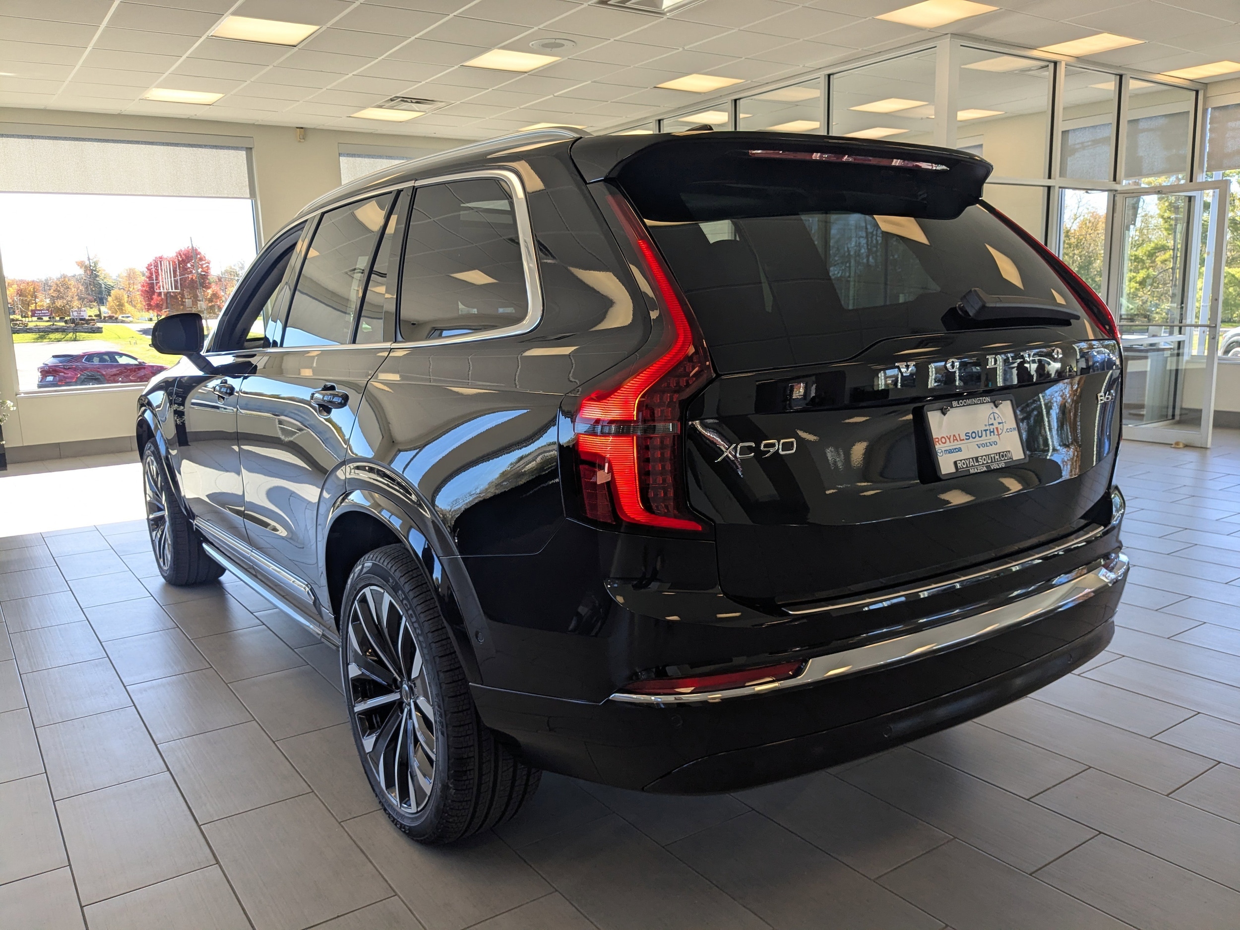 2026 Volvo XC90 Plus - Photo 7