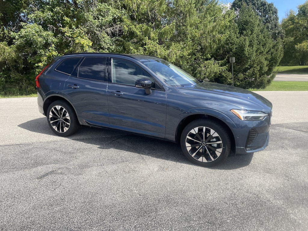 New 2026 Volvo XC60 B5 Plus SUV