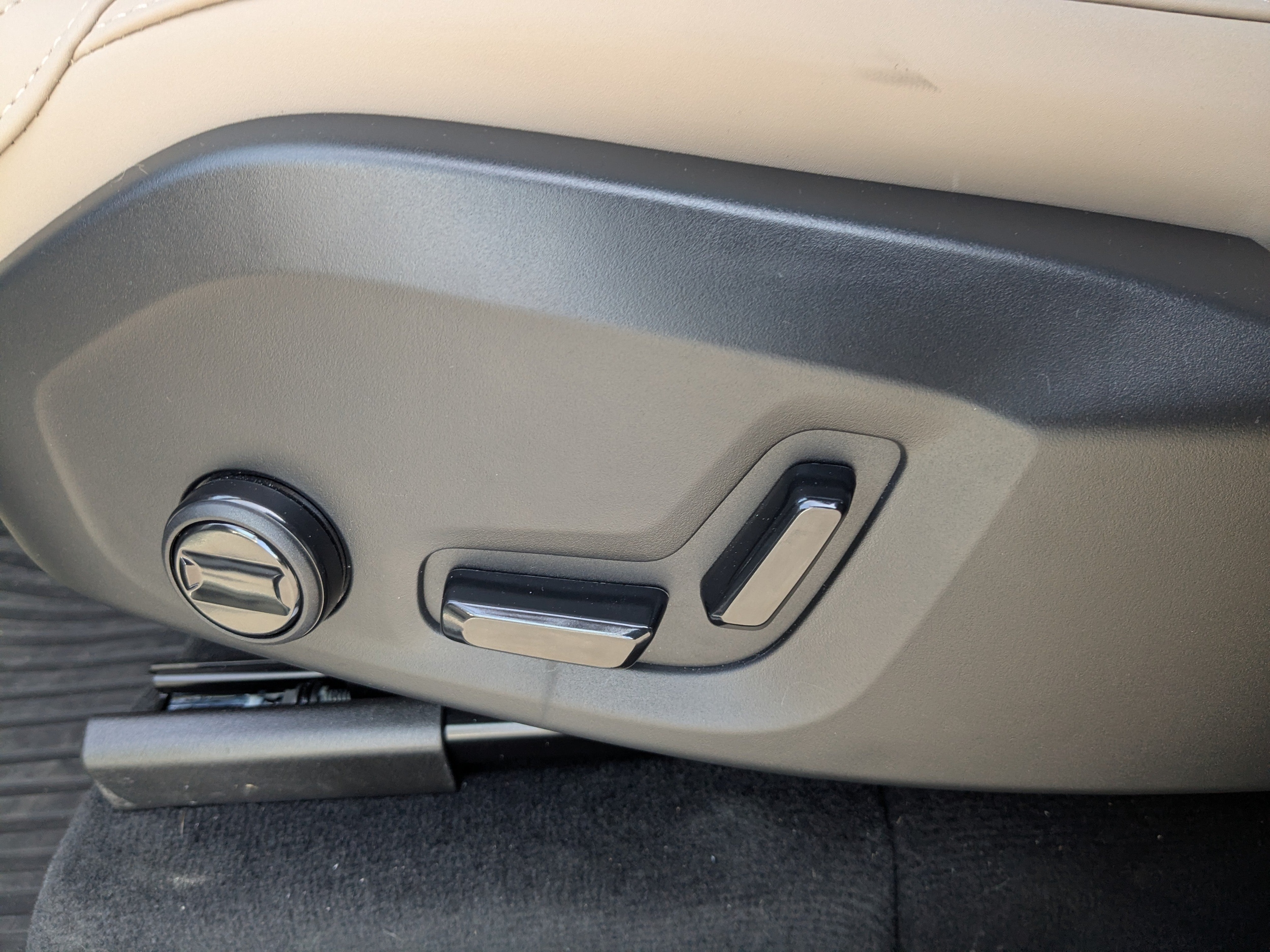 2026 Volvo XC90 Plus - Photo 35
