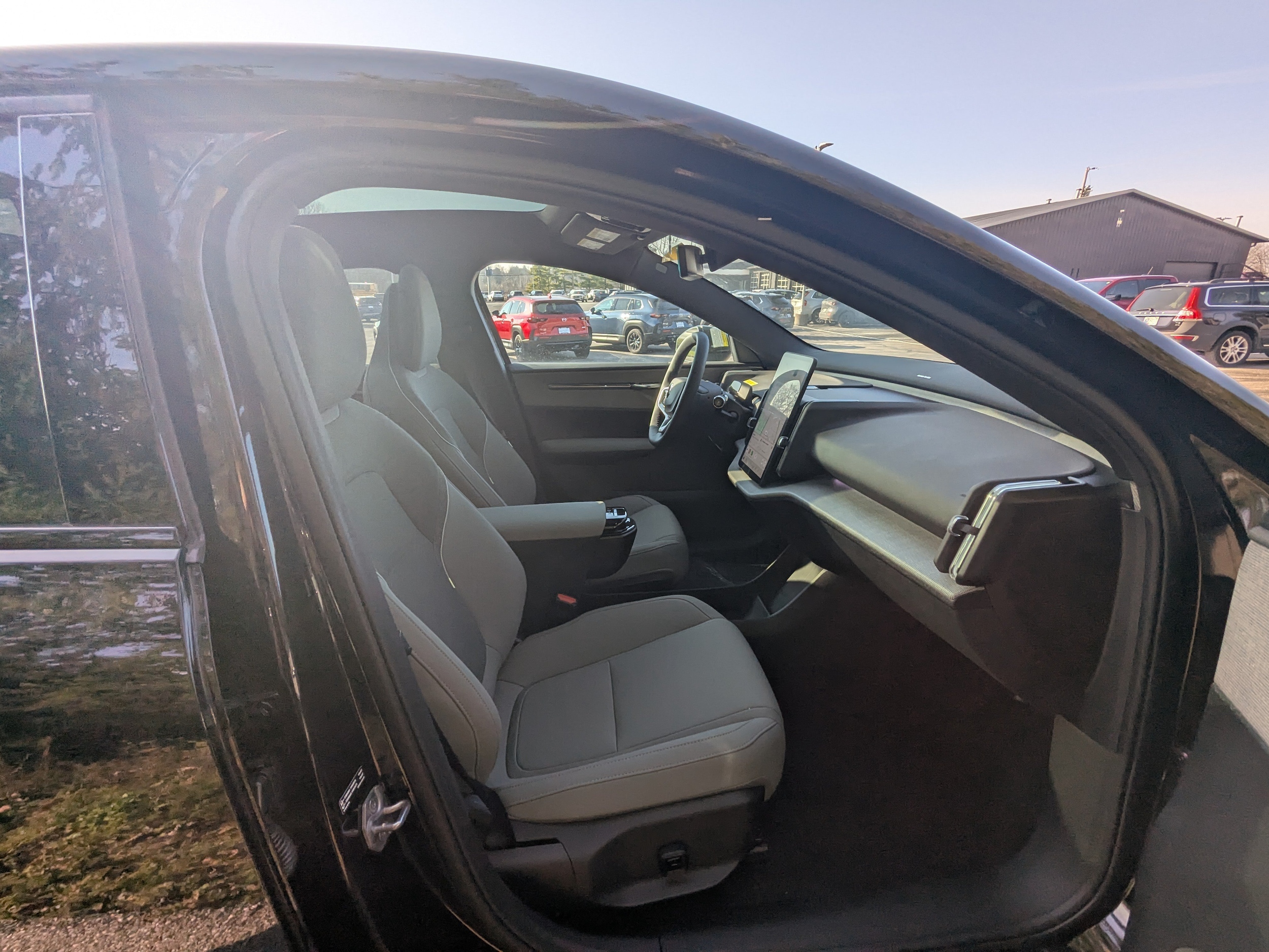 2025 Volvo EX30 Plus - Photo 13