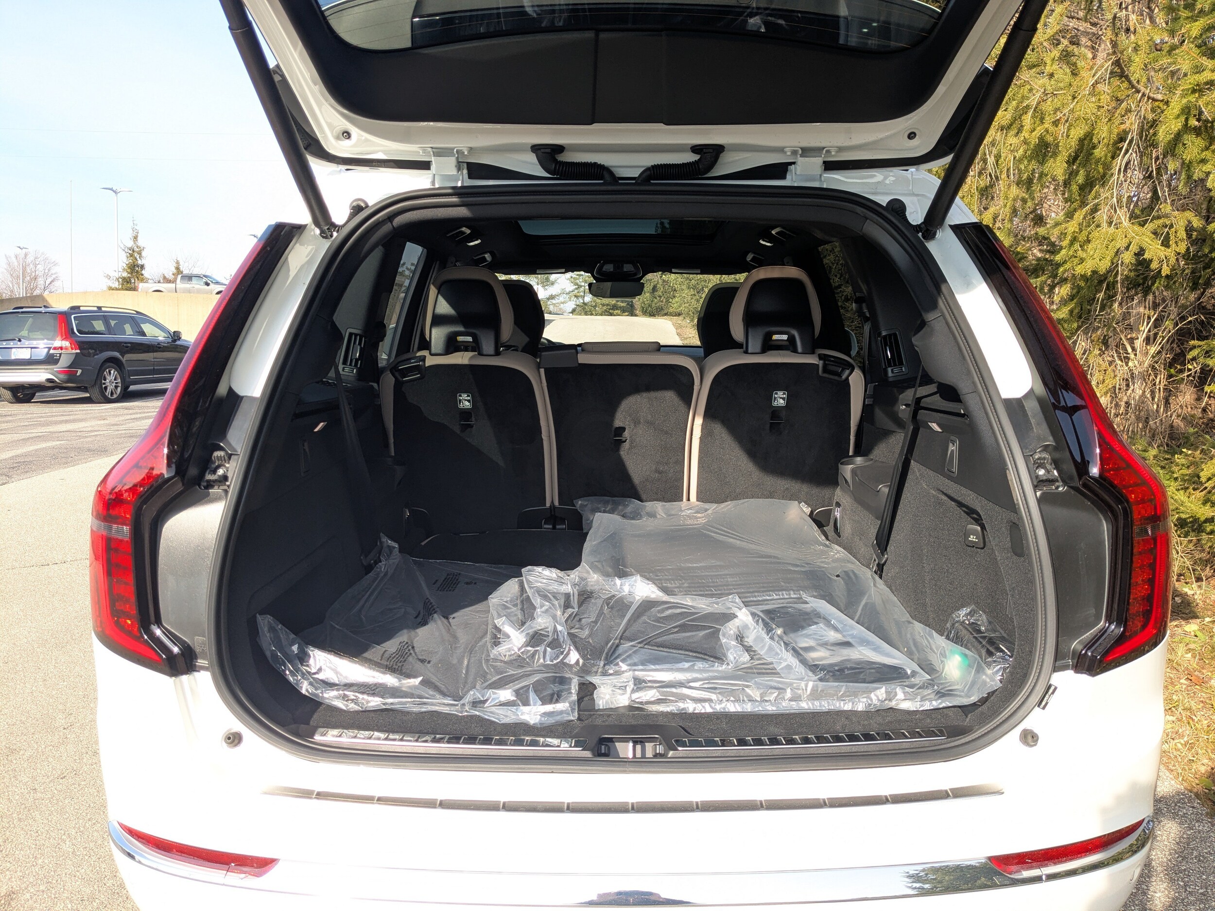 2026 Volvo XC90 Plus - Photo 29