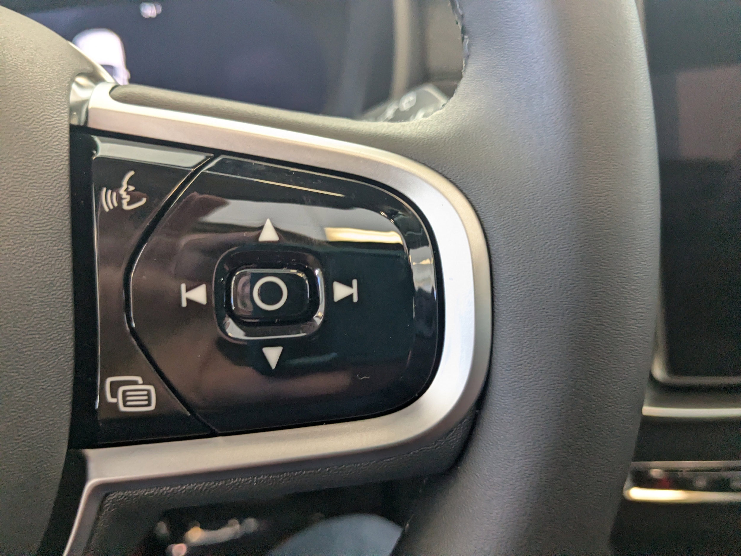 2026 Volvo XC90 Plus - Photo 34
