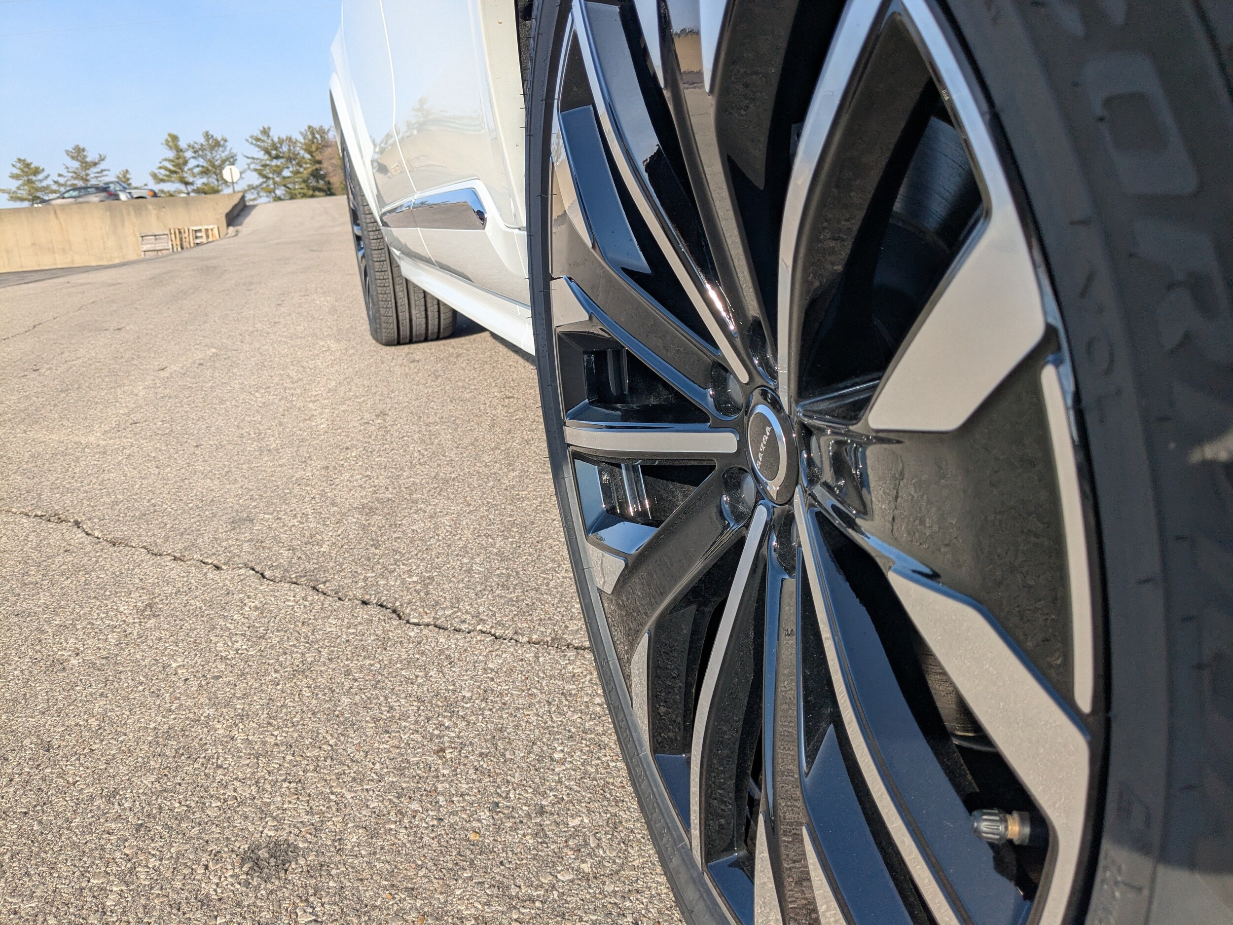 2026 Volvo XC90 Plus - Photo 28