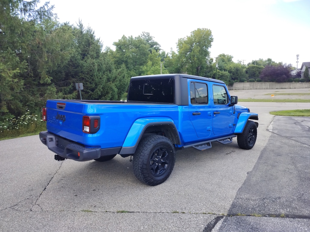Used 2022 Jeep Gladiator Sport Truck Crew Cab