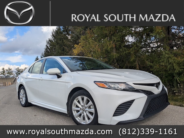Featured used 2020 Toyota Camry SE Sedan for sale in Bloomington, IN