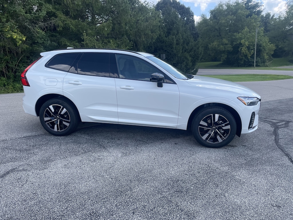 New 2027 Volvo XC60 B5 Core SUV