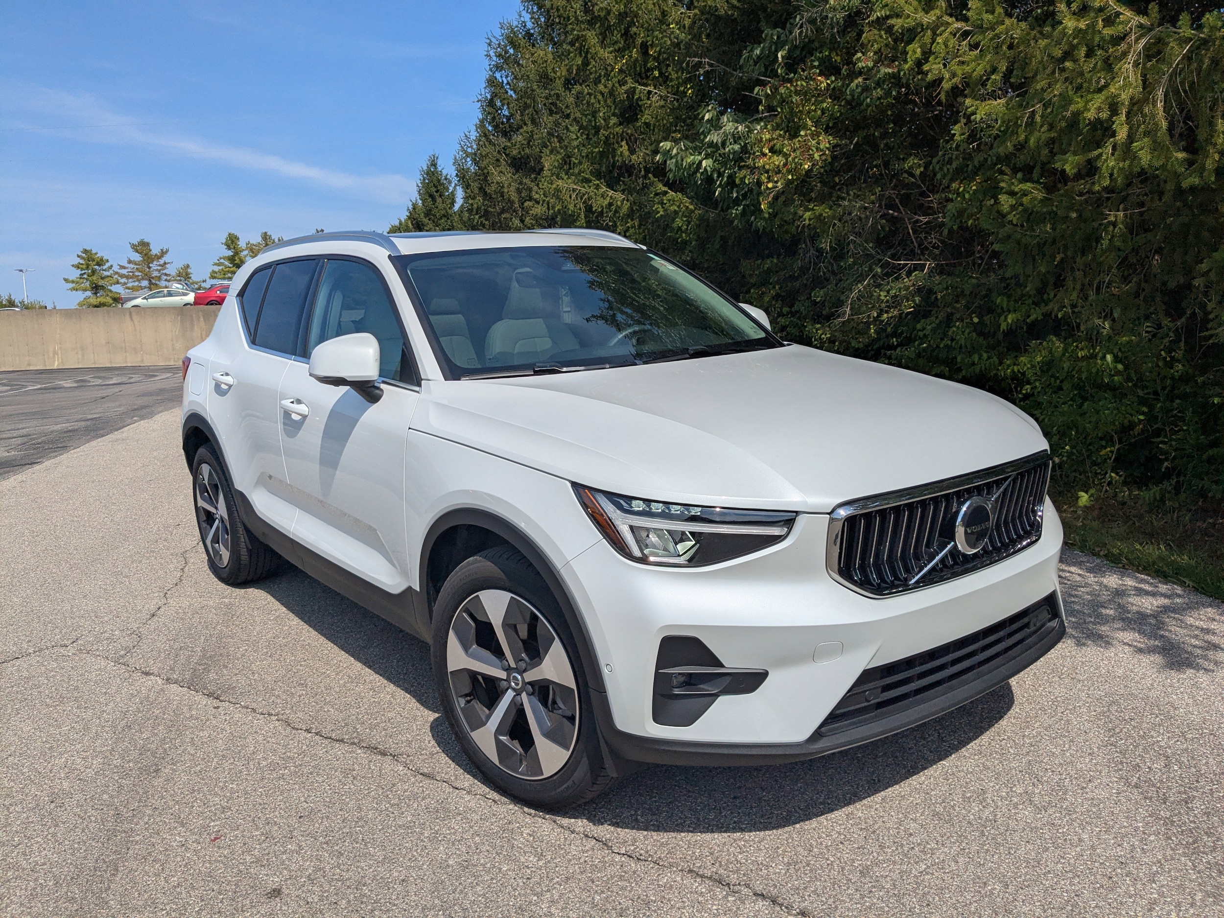 2023 Volvo XC40 SUV 
