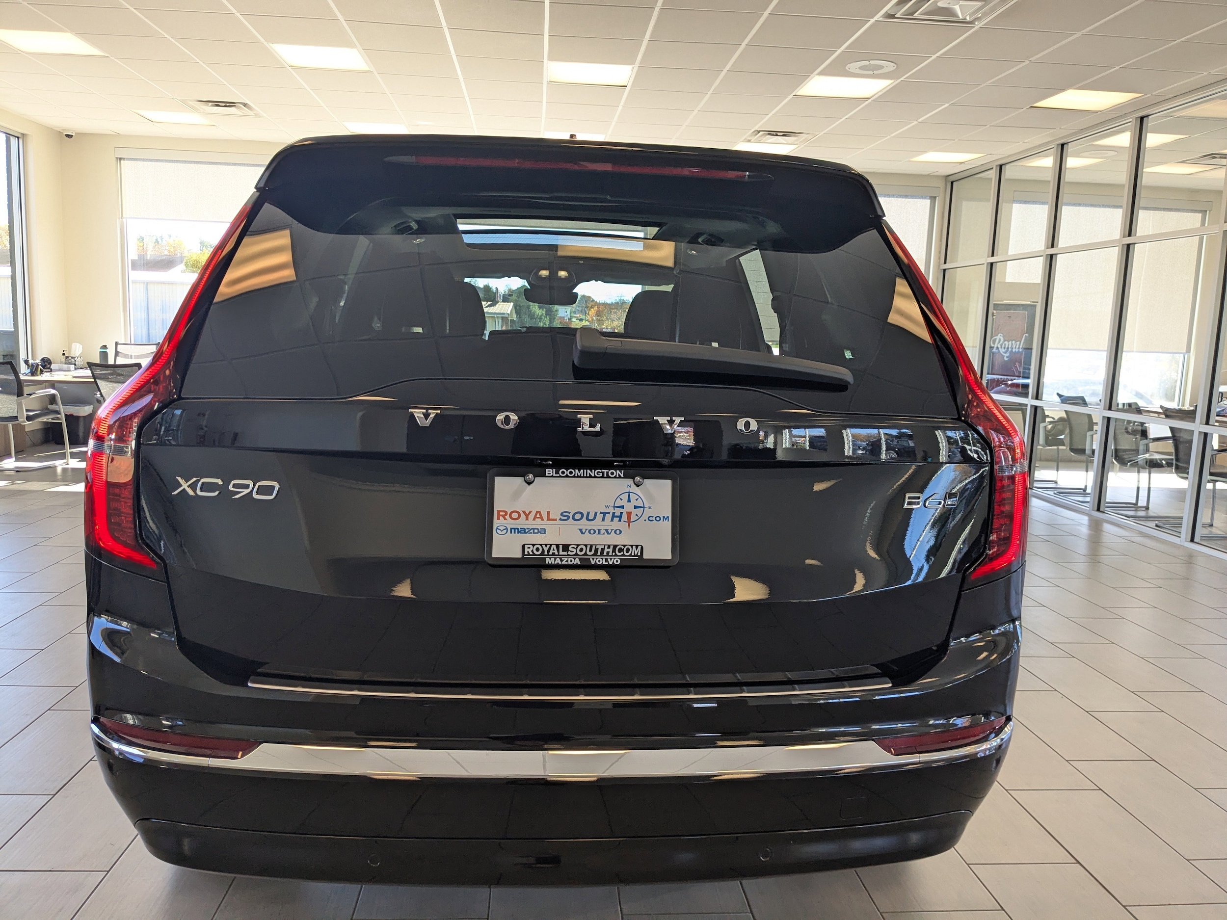 2026 Volvo XC90 Plus - Photo 6