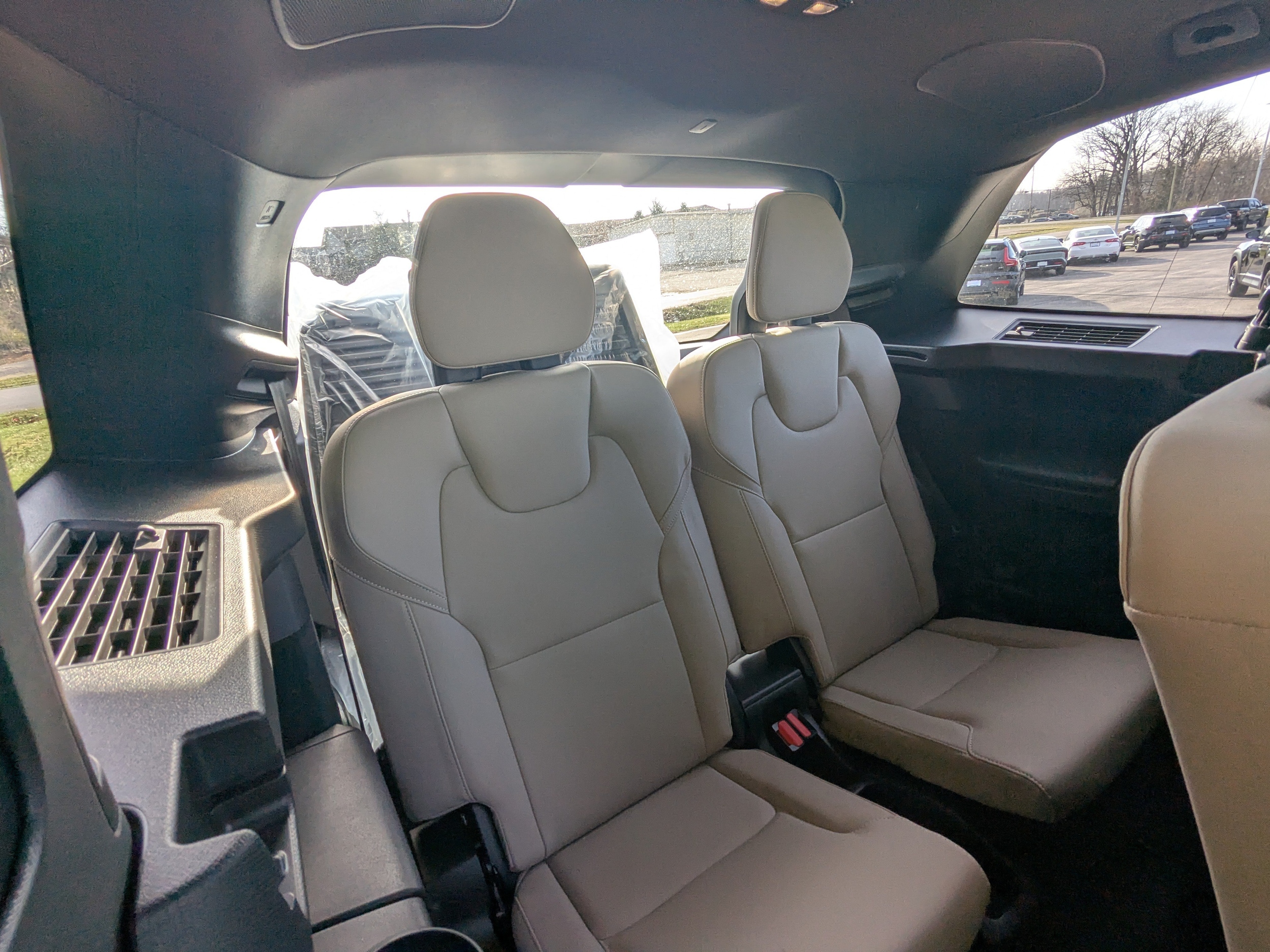 2026 Volvo XC90 Plus - Photo 21