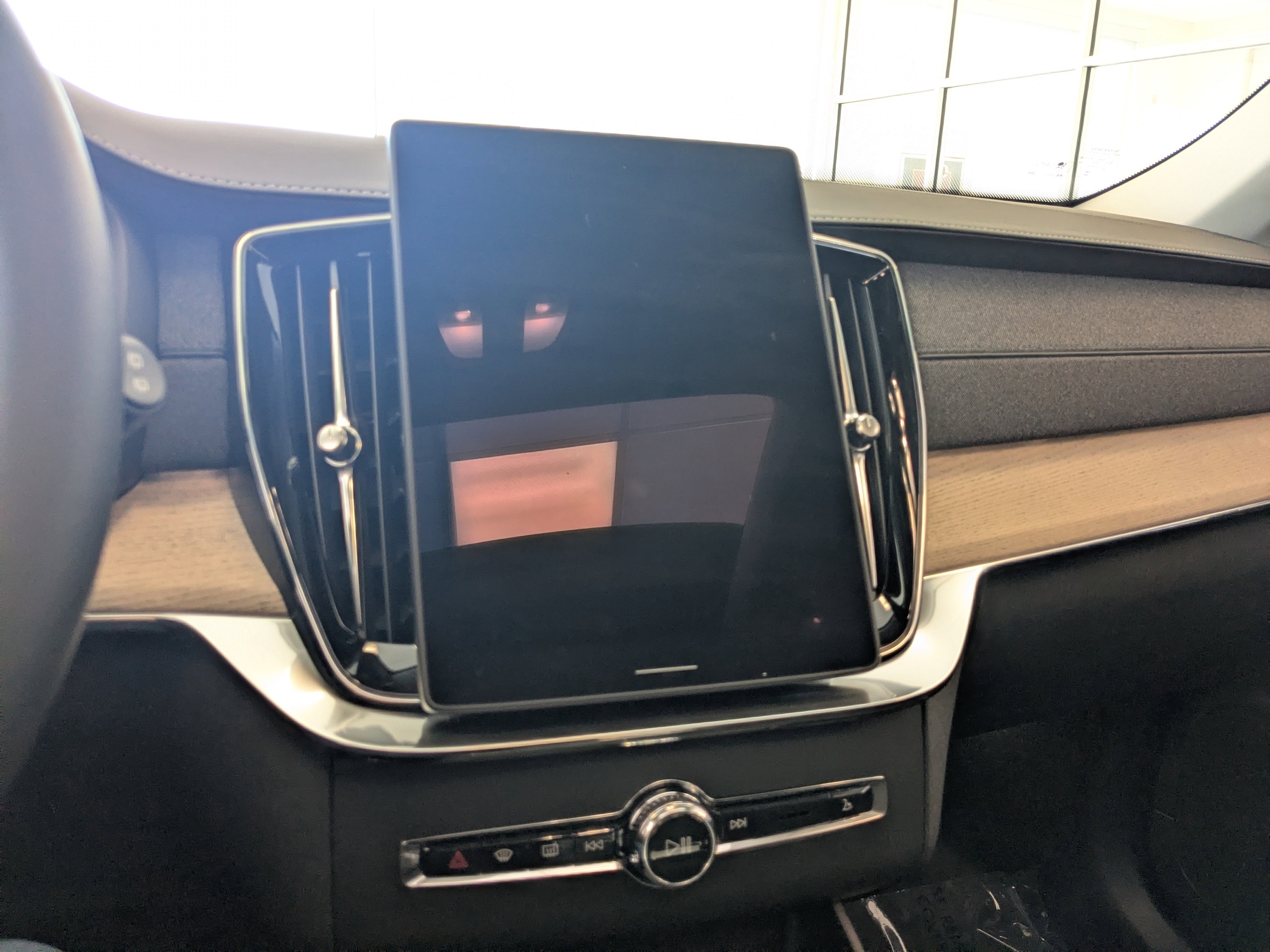 2026 Volvo XC90 Plus - Photo 37