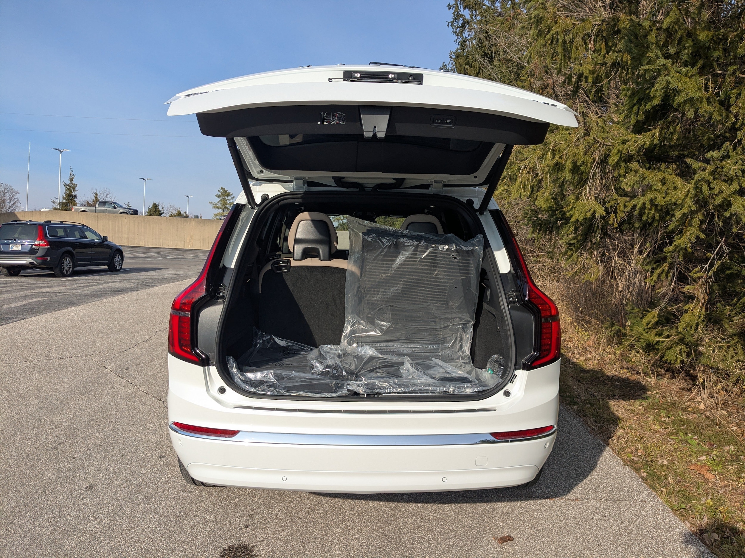 2026 Volvo XC90 Plus - Photo 23