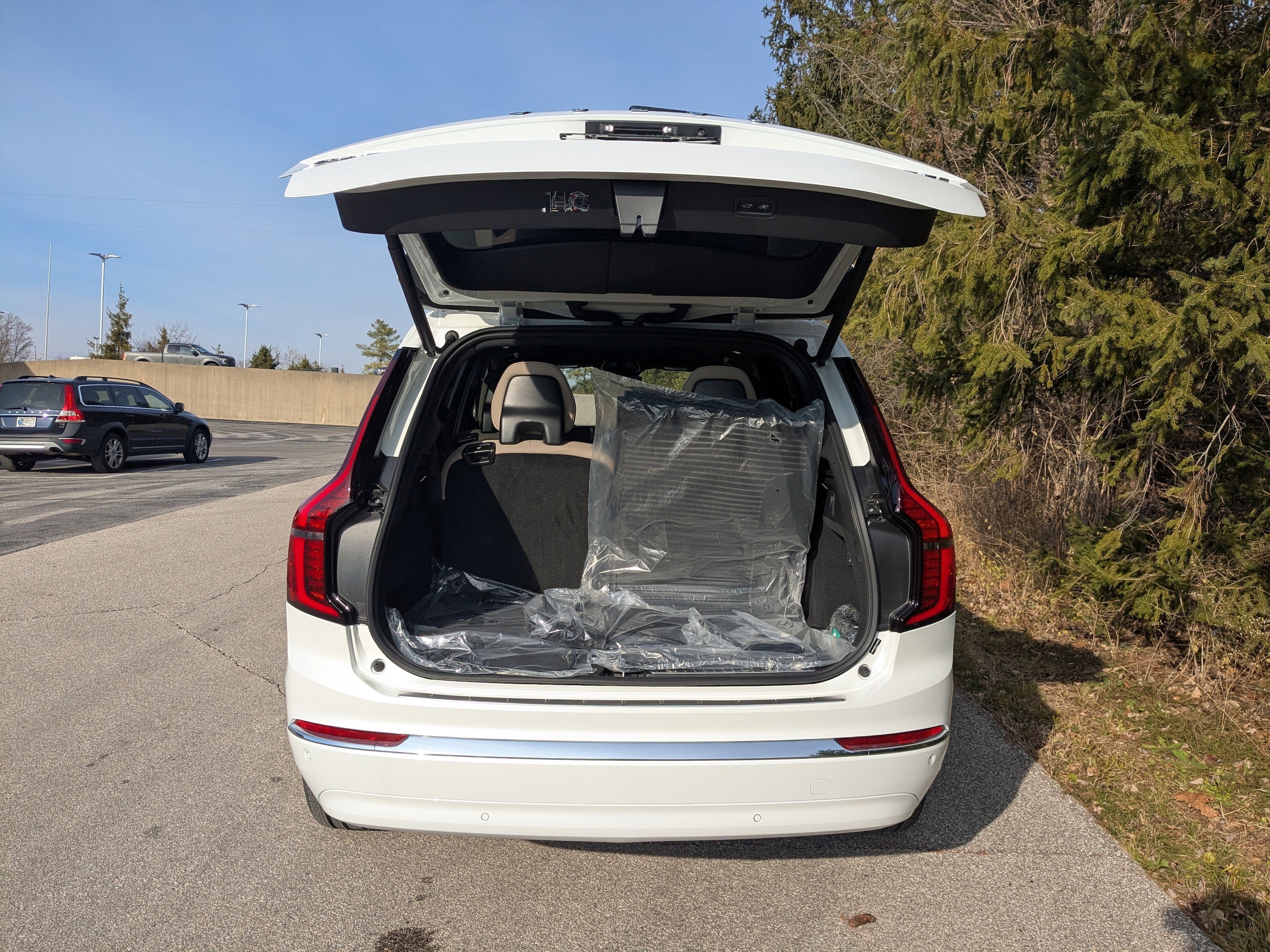 2026 Volvo XC90 Plus - Photo 23