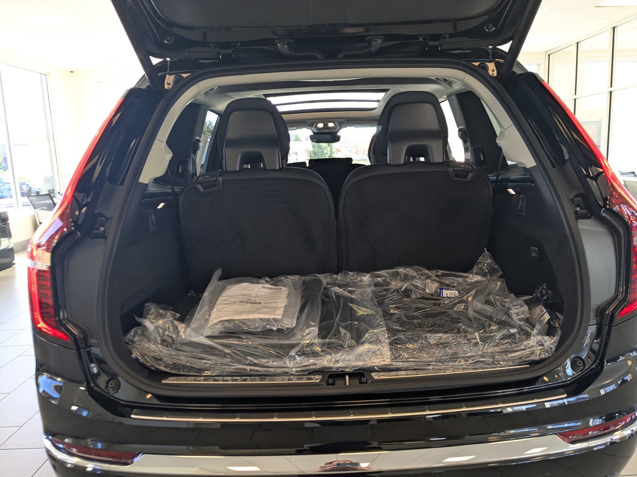 2026 Volvo XC90 Plus - Photo 22