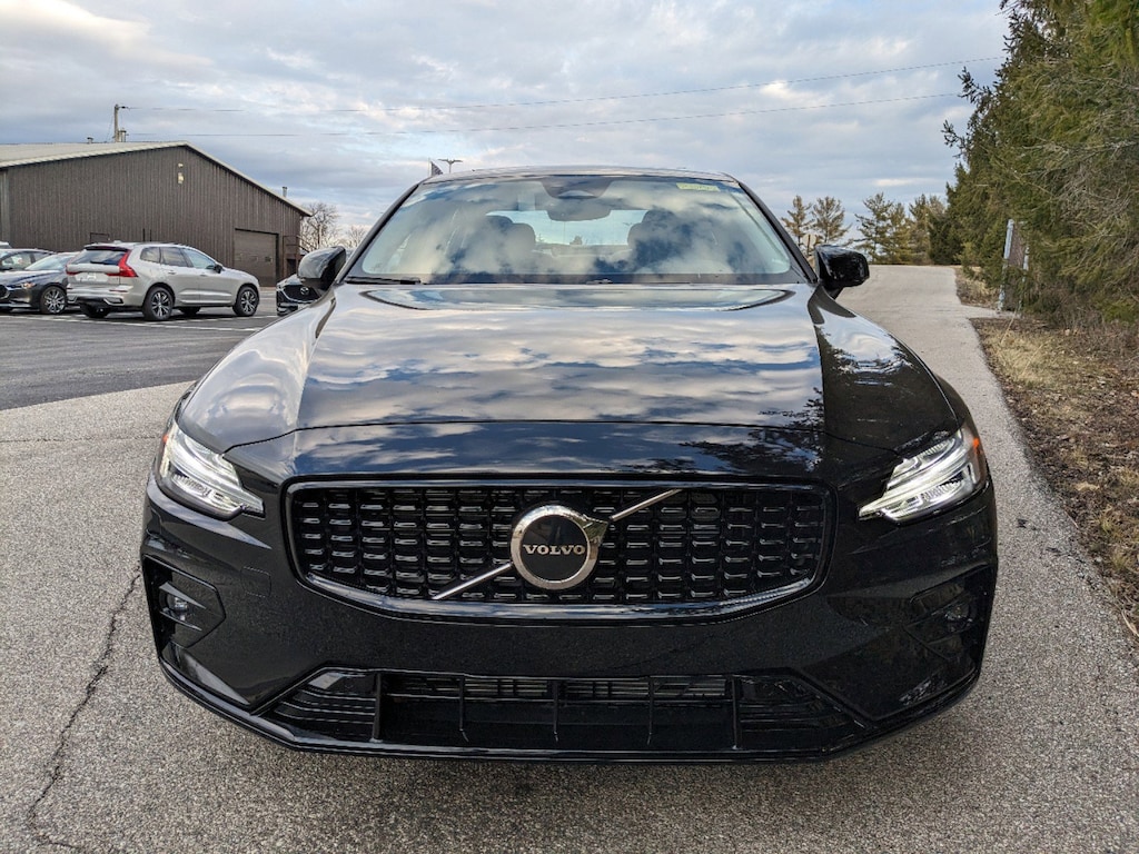 New 2024 Volvo S60 B5 Core Dark For Sale/Lease Bloomington IN VIN