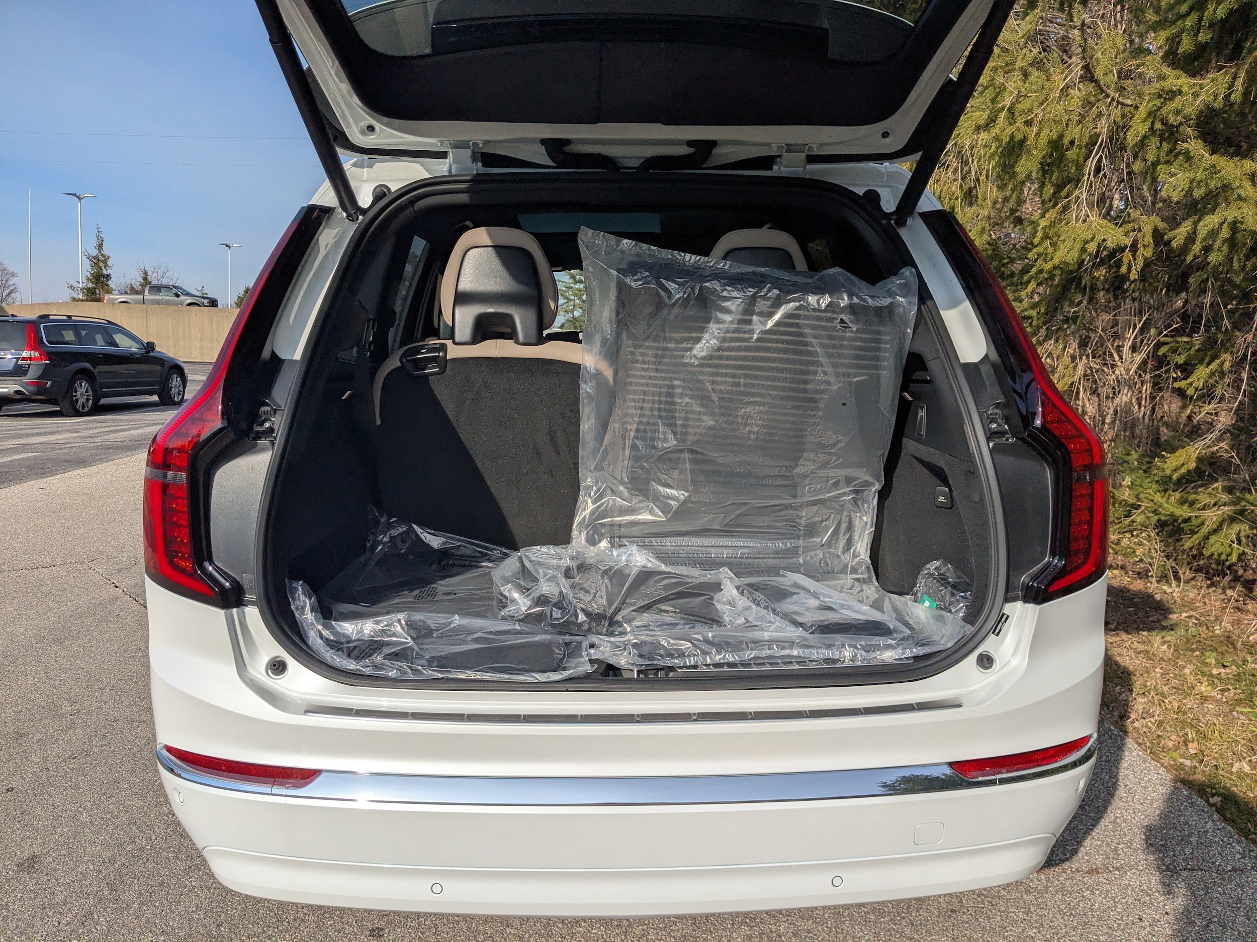 2026 Volvo XC90 Plus - Photo 24