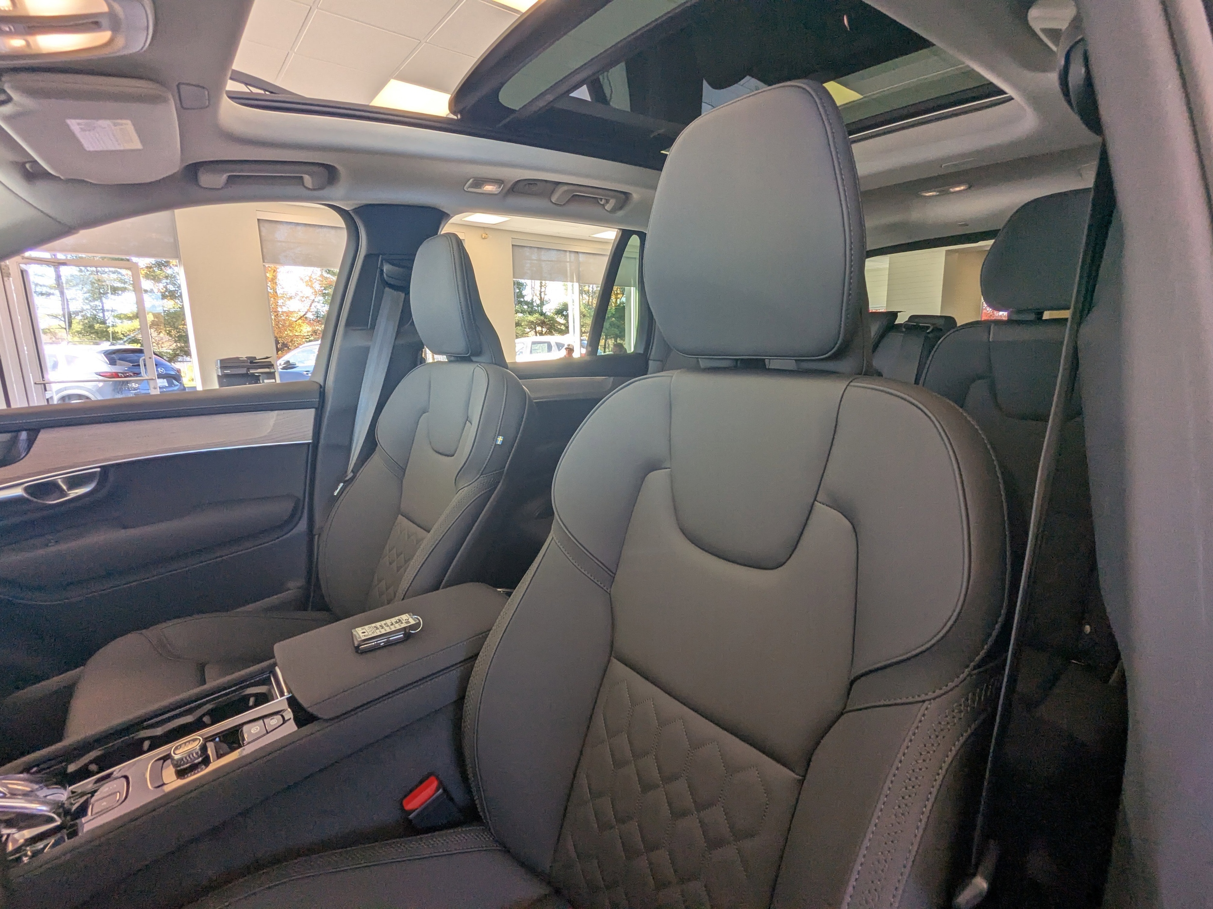 2026 Volvo XC90 Plus - Photo 10